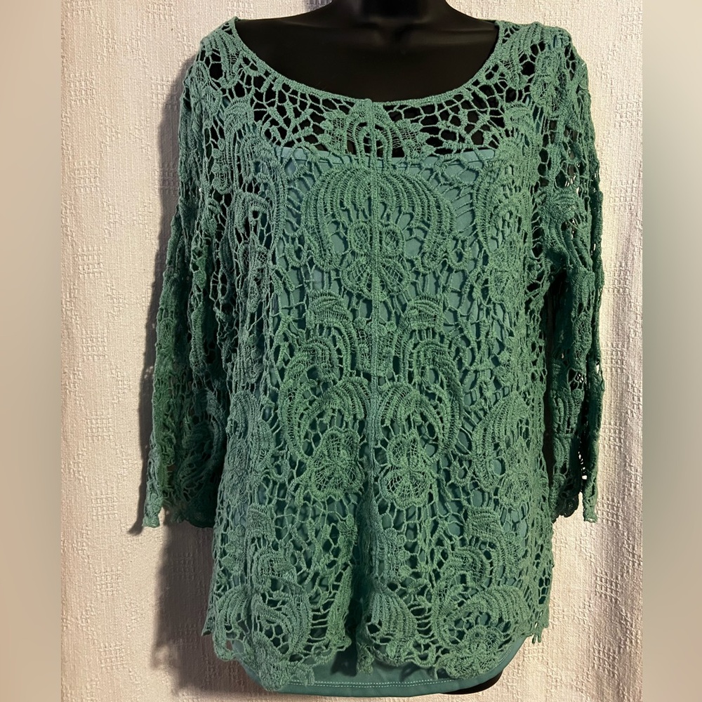 Bedford Fair Elegant Green Lace Women's Top